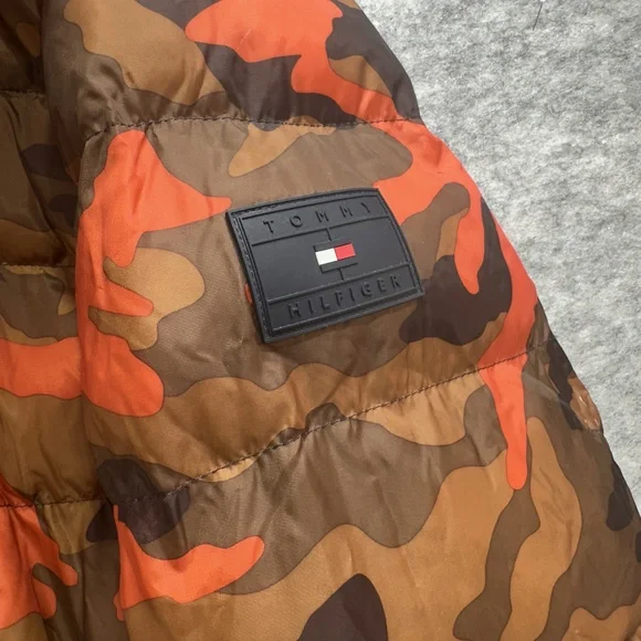 Tommy Hilfiger Mens XXL Orange Camo Hooded Puffer Parka Insulated Never worn - Picture 4 of 11